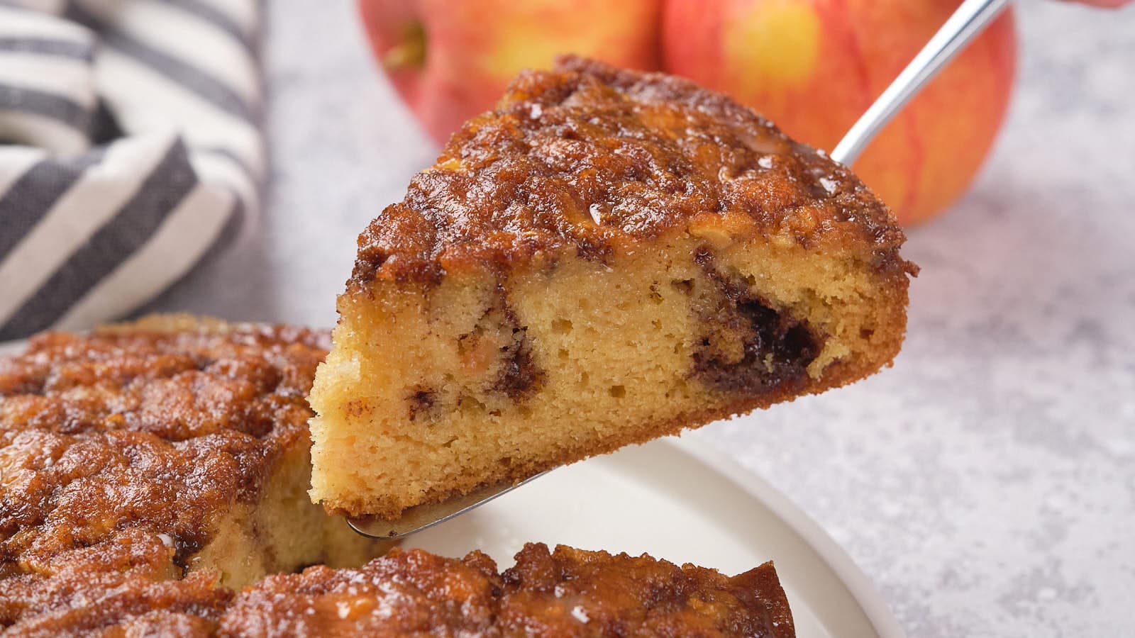 Apple Cinnamon Cake