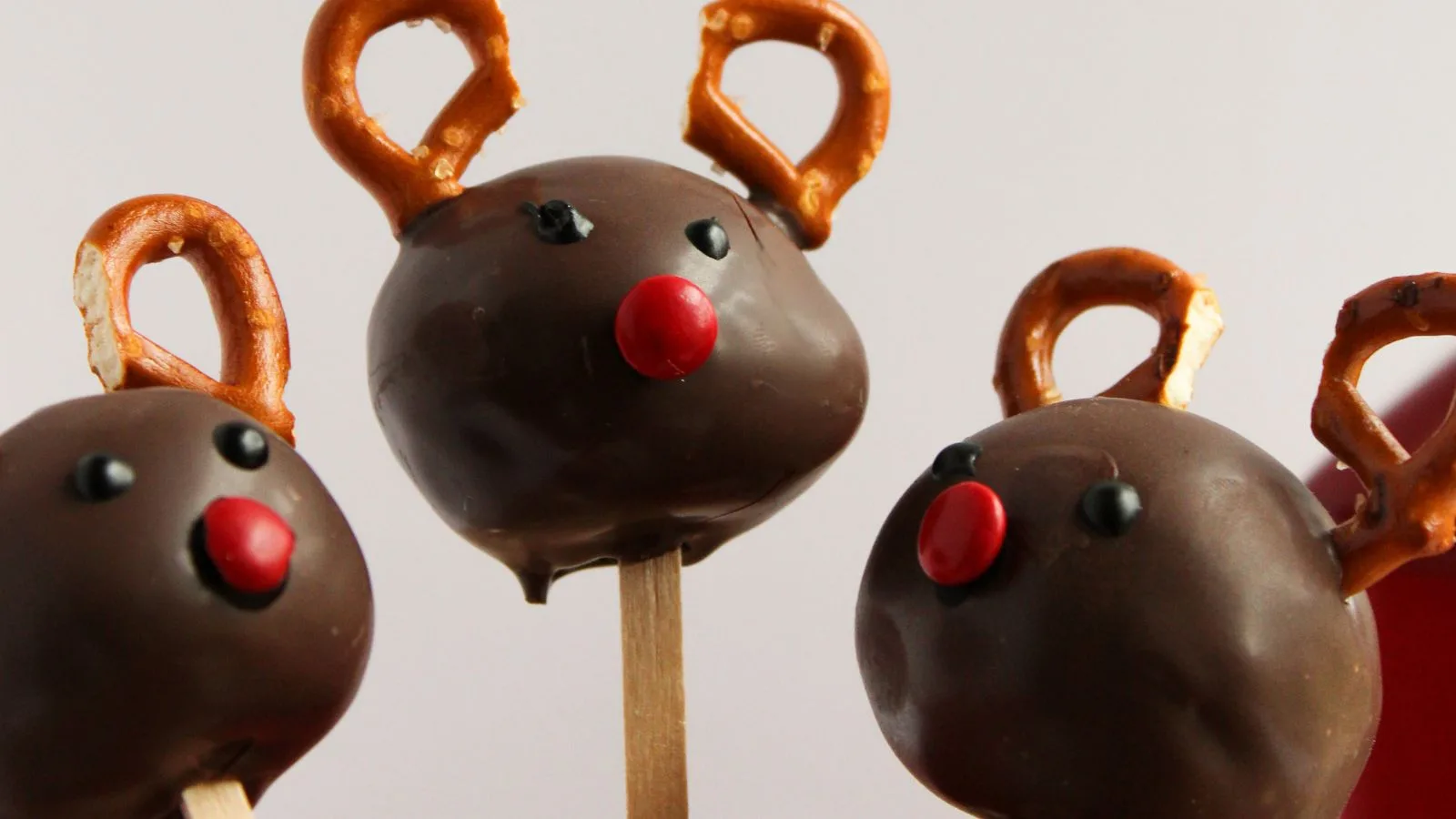 Reindeer Cake Pops