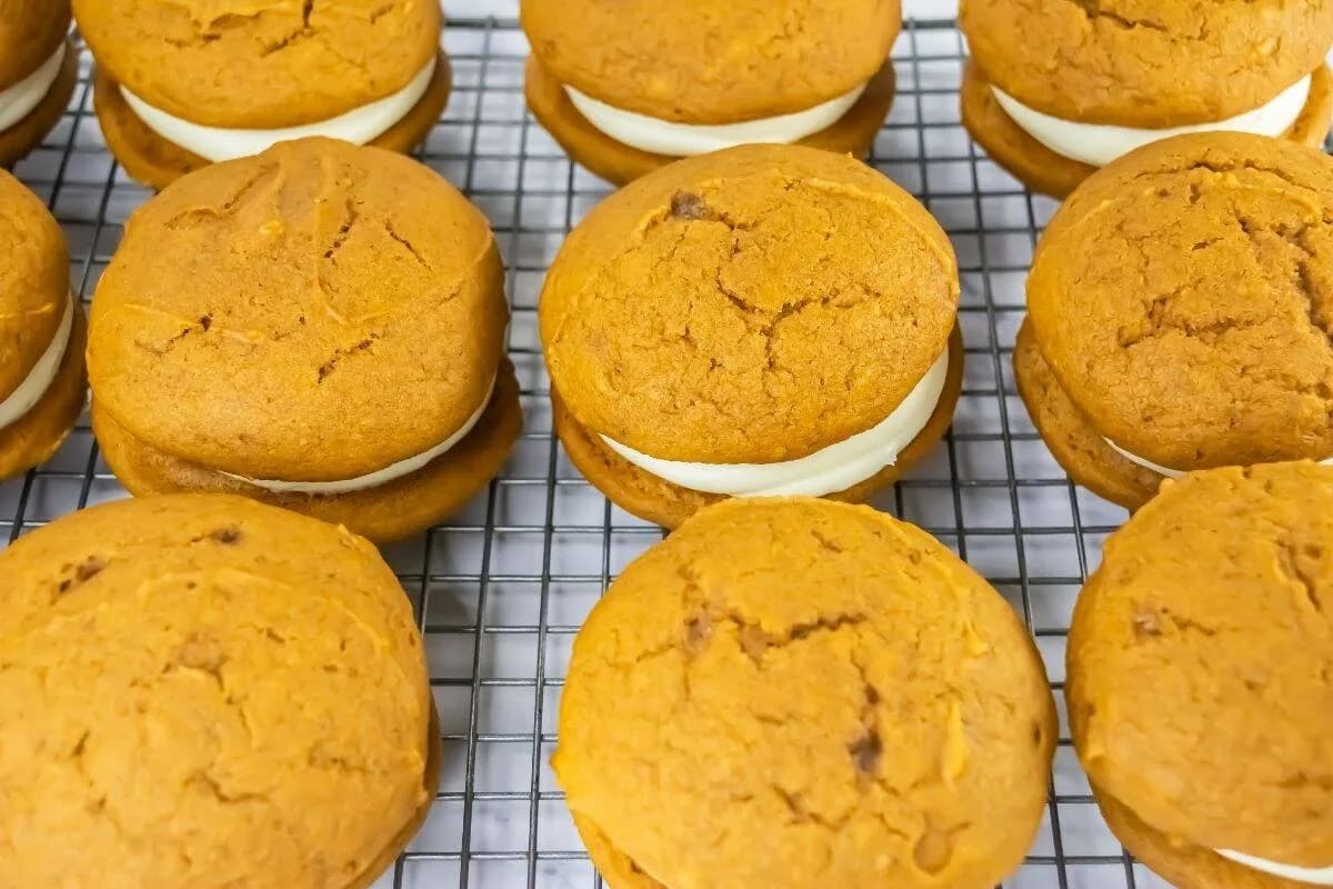 Old Fashioned Pumpkin Whoopie Pies Recipe