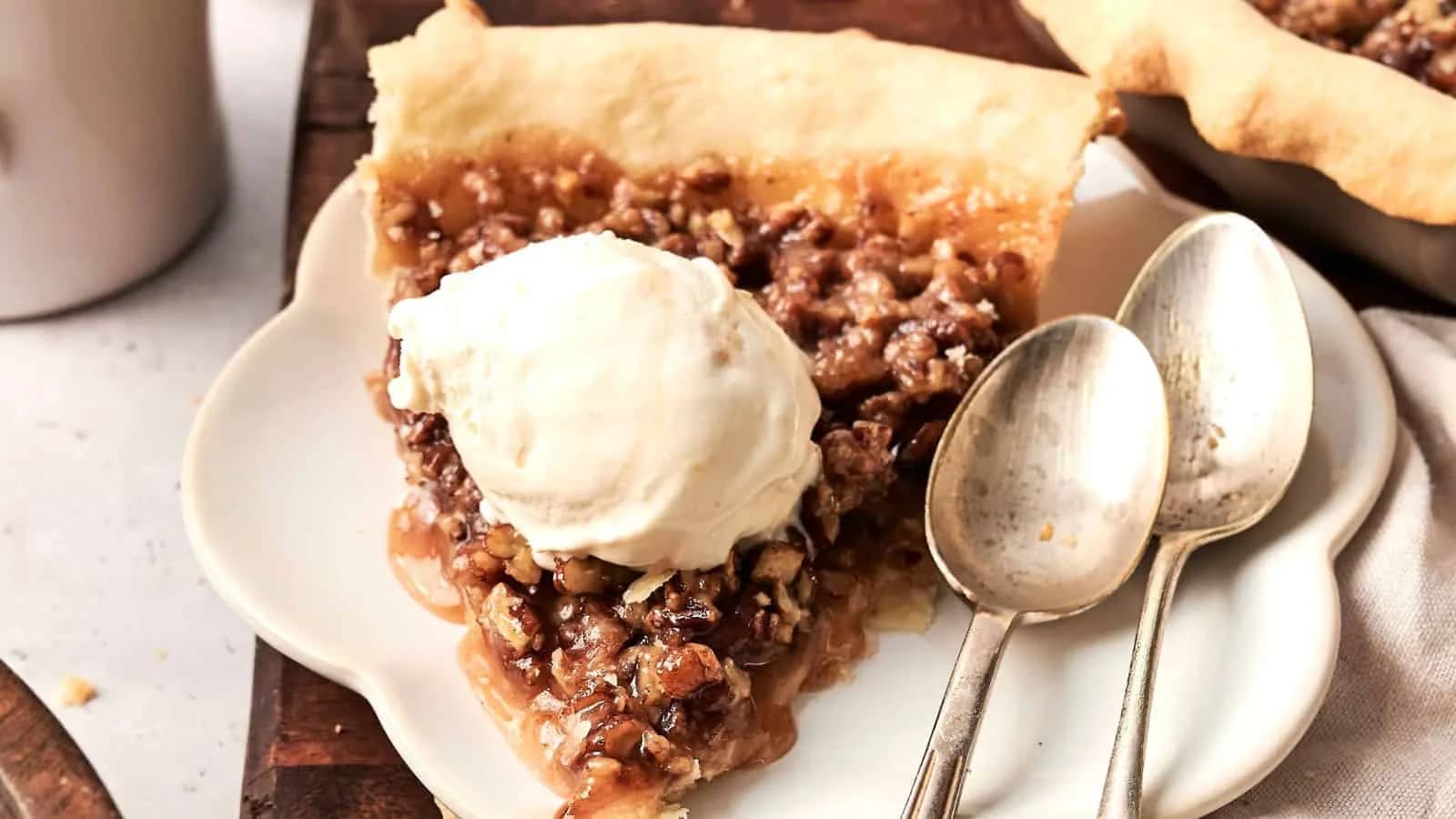Rich Vegan Pecan Pie