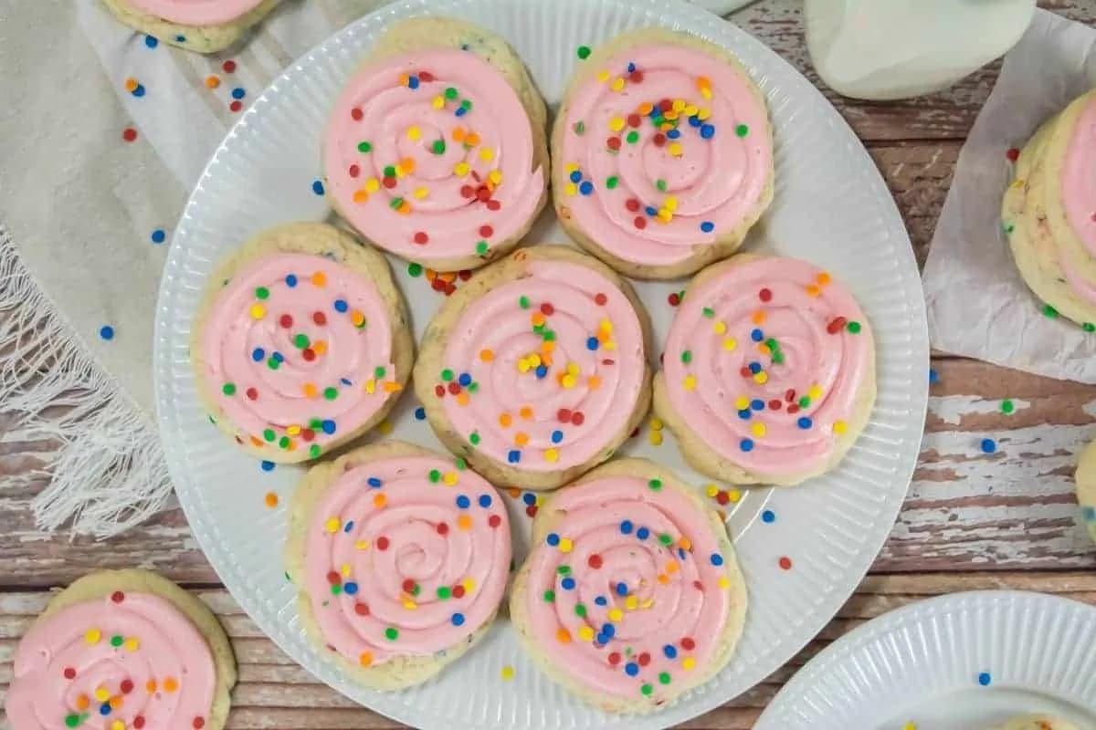 Copycat Crumbl Confetti Cake Cookies