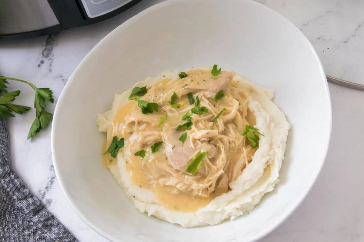 Slow Cooker Ranch Chicken & Gravy