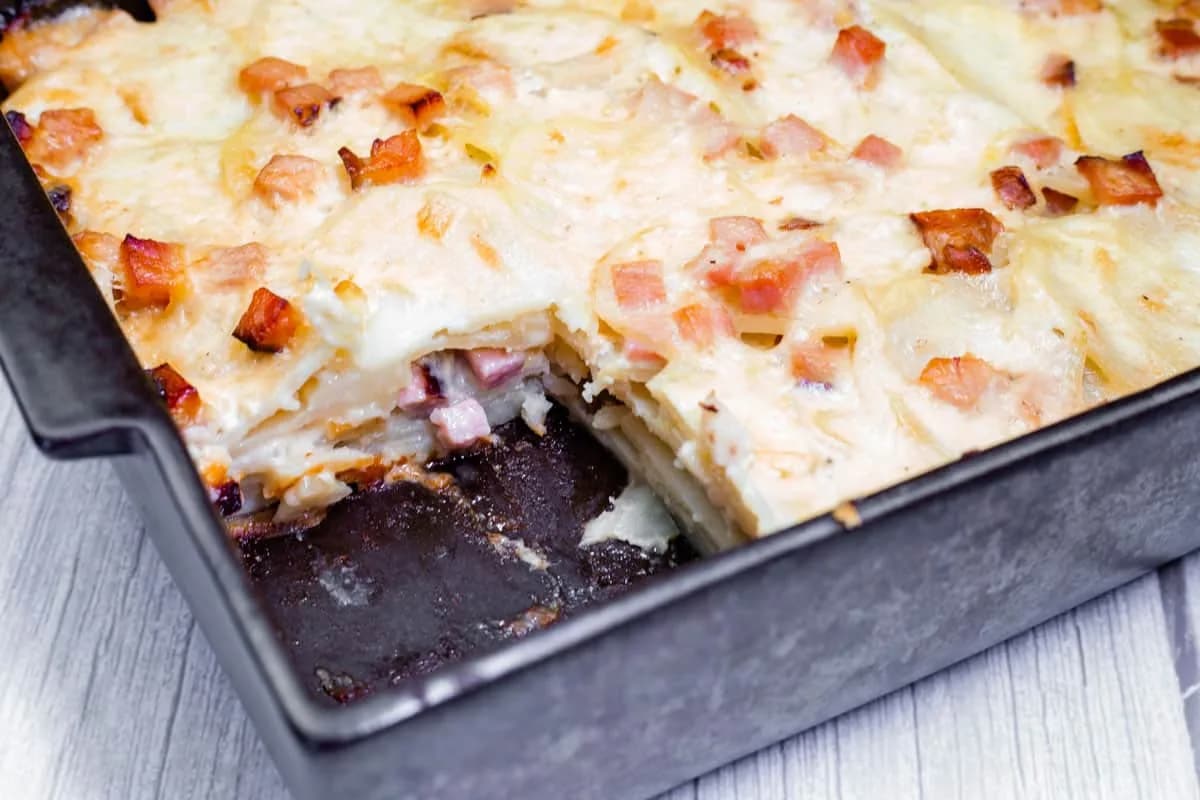 Scalloped Potatoes with Ham and Cheese