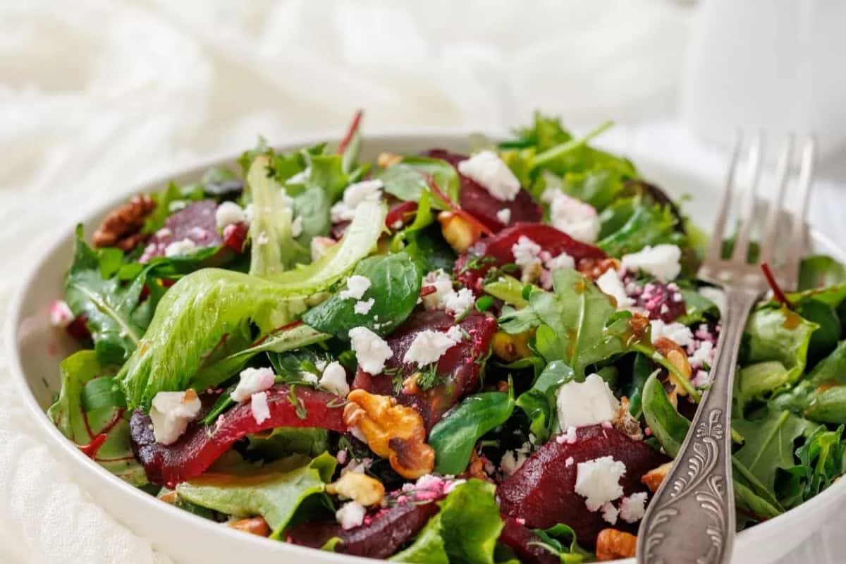 Beet Salad with Goat Cheese and Walnuts