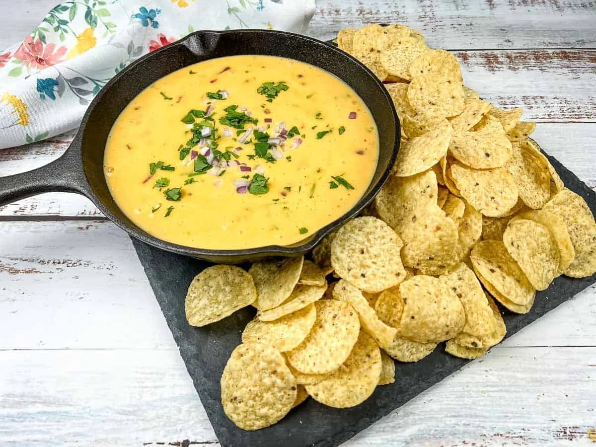Deluxe Velveeta Queso