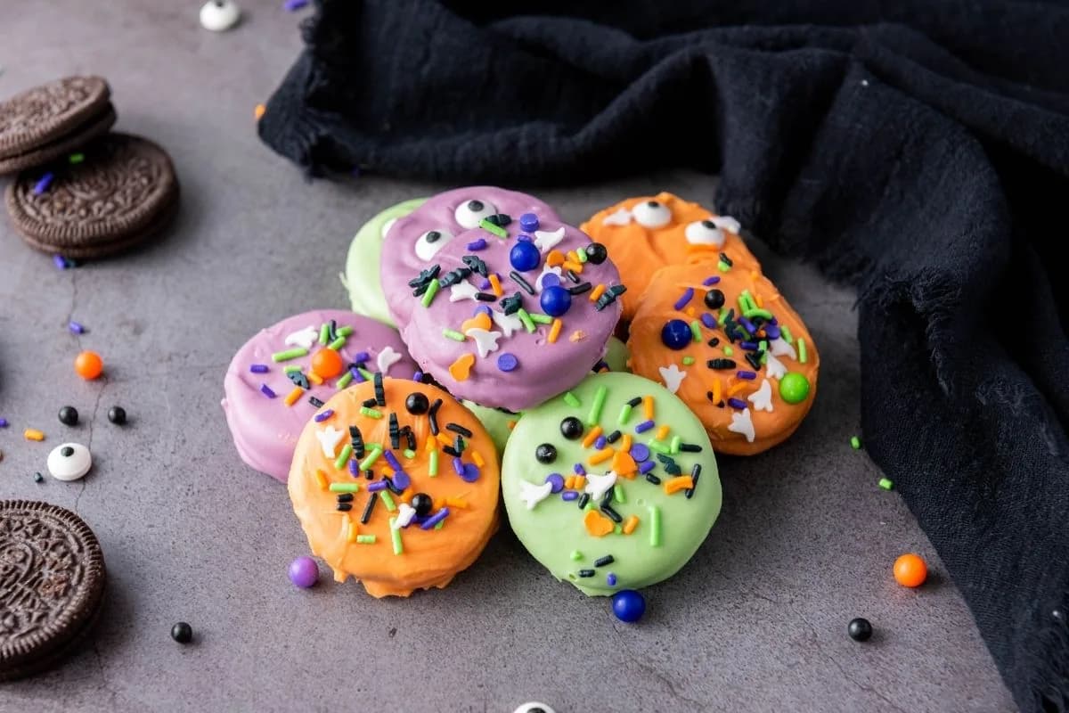 Halloween Oreo Cookies