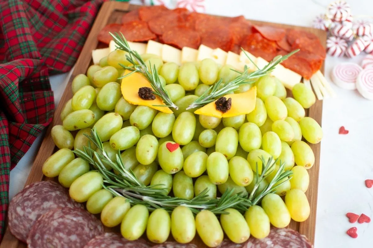 Grinch Charcuterie Board