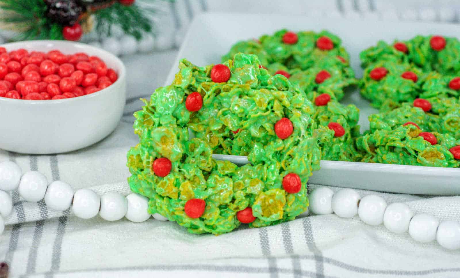 Christmas wreath cornflake treats.