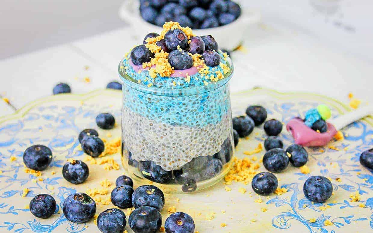 Easy breakfast: Blueberry chia pudding in a jar is a convenient and nutritious way to start your day.