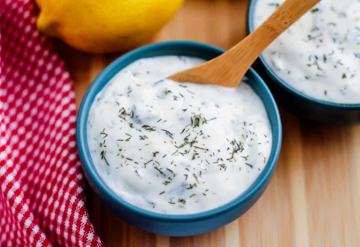 A dish of healthy tartar sauce on a plate.