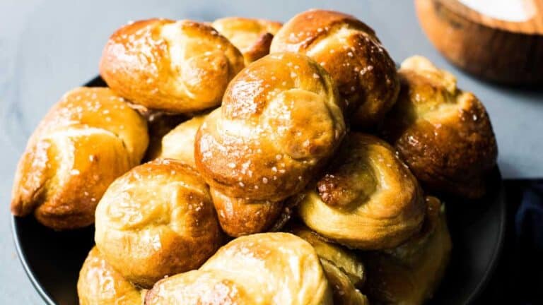 A plate of soft pretzel knots.